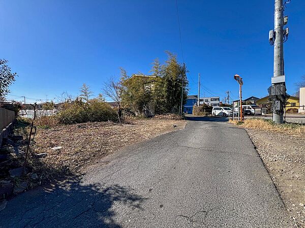 「準工業地域」 前面道路への出入りもしやすく、資材置き場・作業場・駐車場用途にも適しています。