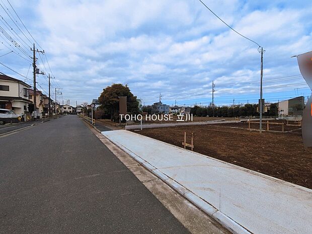 前面道路含む現地 (2026年03月09日撮影)