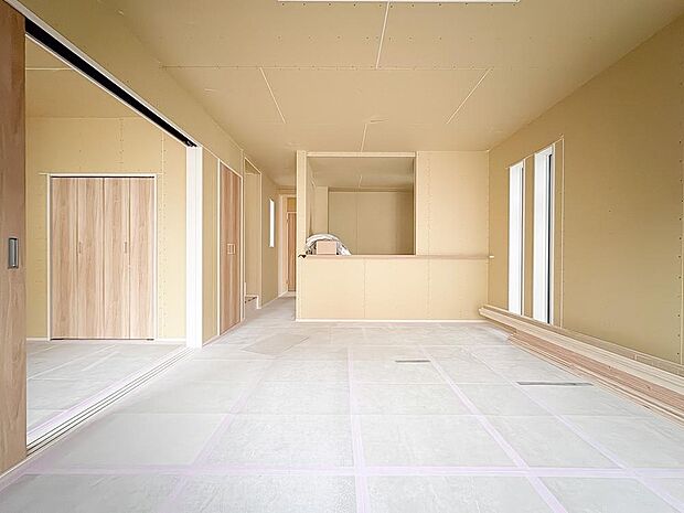 キッチンからはお料理のいい香りがしてきそうです。毎日のわくわくがこのリビングから生まれます。