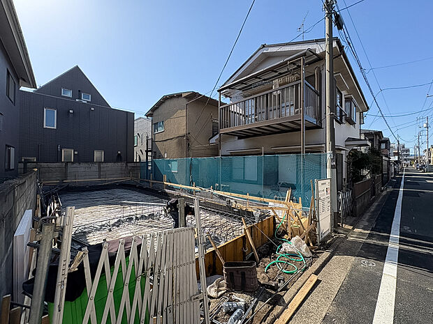 2026年6月完成予定です。完成物件のご案内も可能です。