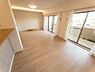 リビング/ダイニング：いつの時代も、利便性の高い場所の住まいは受け継がれる資産として羨望され、住まう人たちへ日常生活の中で時という豊かさと、将来への安心を享受させてくれる。