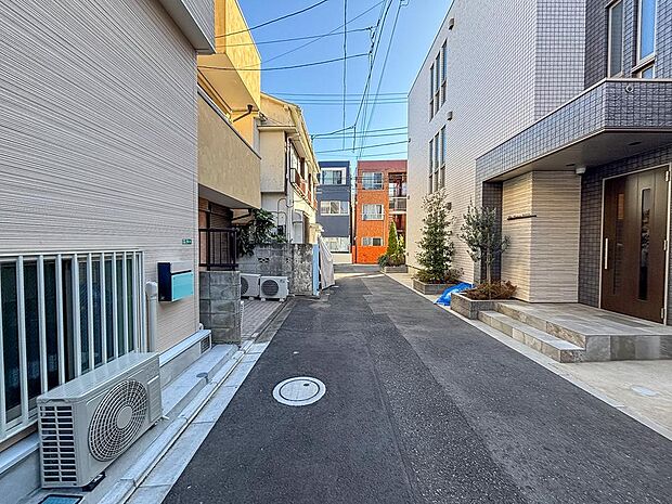 前面道路を含む現地外観写真（2026.3.8撮影）