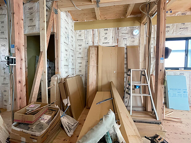 水回りの導線がよい作りになっています。4月下旬完成予定です。