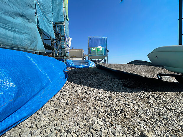 4月下旬完成予定の駐車場です。