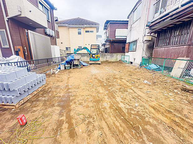 小中学校・幼稚園などが徒歩約10分圏内に揃っています。お子様の通学に負担の少ない距離でございます。2026/3/19撮影