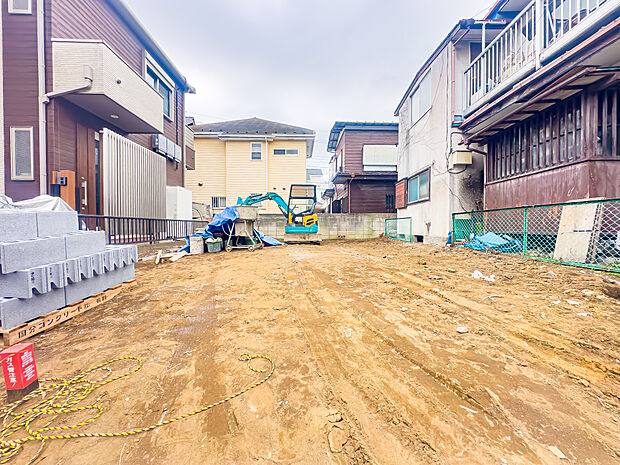 大容量のスライド収納、床下収納2ヶ所、アルミ樹脂複合サッシ、ワックスフリーフローリングなど基本設備が充実。2026/3/19撮影