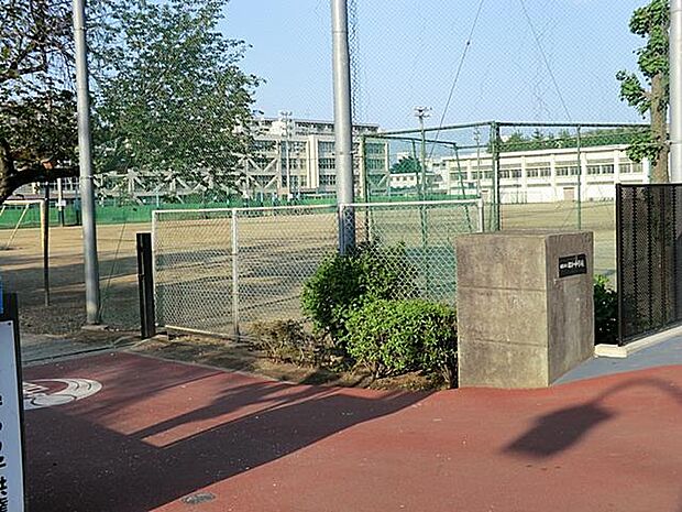 昭島市立昭和中学校まで約1046m