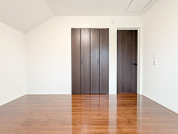 6帖のお部屋は、日当たりや風通しが良いため、お子様部屋にいかがでしょうか。