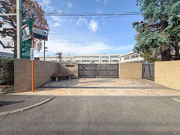 立川市立第五小学校まで約286m