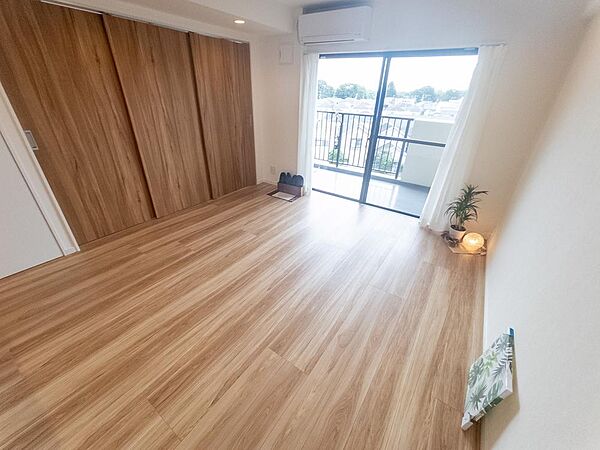 LDKはダイニングセットやソファを配置しても余裕のある広さです。