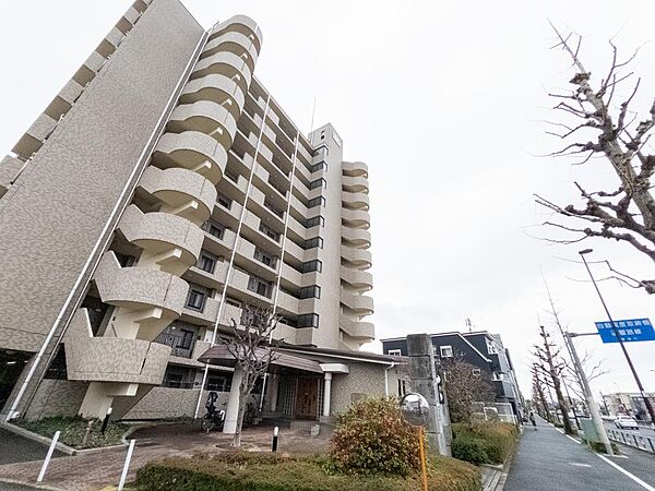 住まう人たちに与えられるゆとりある生活と受け継がれる資産。素晴らしい立地から生み出される時の隙間は家族で過ごすための新しいくかけがえのない時間。