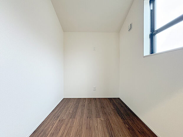 ファミリークロークや仕事部屋、季節外れの洋服の収納などでご使用可能です。