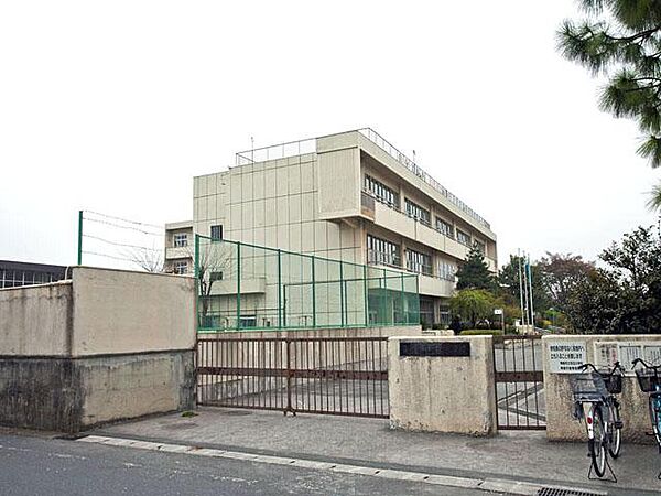青梅市立河辺小学校まで約652m