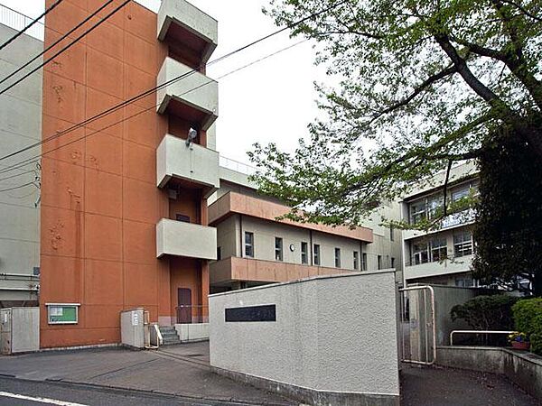 青梅市立霞台中学校まで約1420m