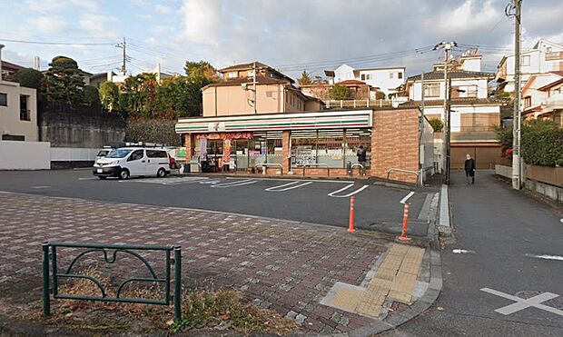 セブンイレブン八王子上野町店 250m