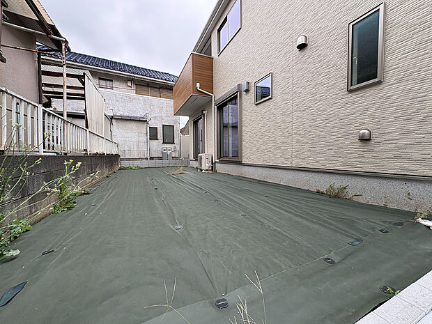 広いお庭は、お子様のプールや家庭菜園など様々な用途でご使用いただけます。