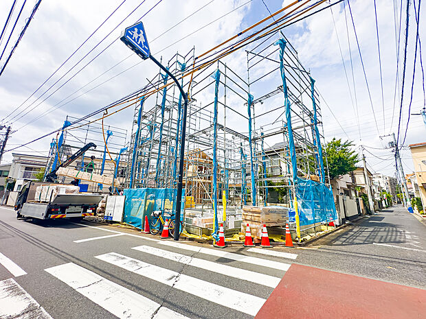 井の頭通り、環八通りが近く、お車でお出かけしやすい立地です。2026/4/25撮影