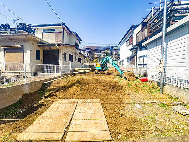 徒歩圏内にスーパー・保育園・薬局・郵便局などが揃っております。2026/3/21撮影