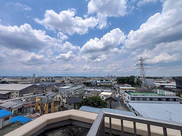 7階部分につき、周囲に視線を遮る建物がなく、パノラマビューが広がります 。