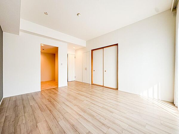 ご家族やお客様との時間など、多くの時を刻む空間。何気なく過ぎる時でさえも上質なひと時となる快適な空間を目指して。