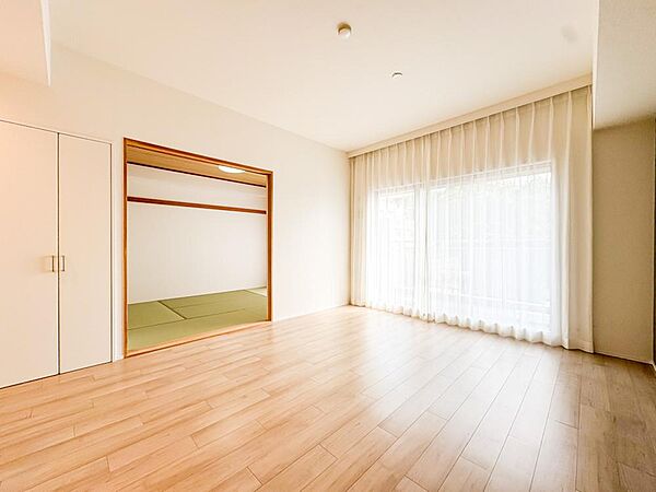 広々としたＬＤＫでは、ごろごろしながらくつろいでしっかり体を休めることが出来ます。