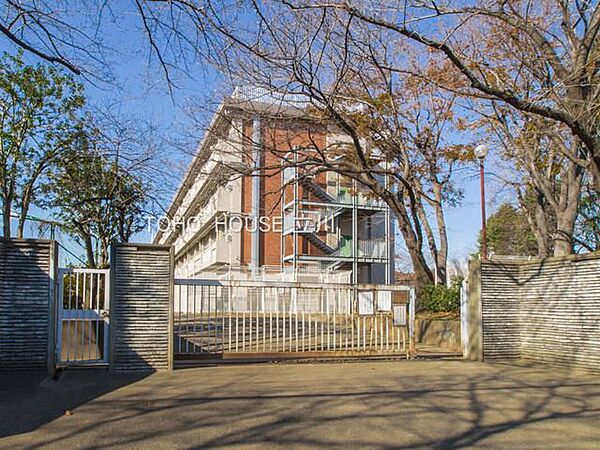国立市立国立第三中学校まで約1365m