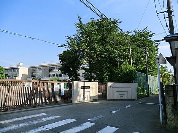 調布市立富士見台小学校まで約476m