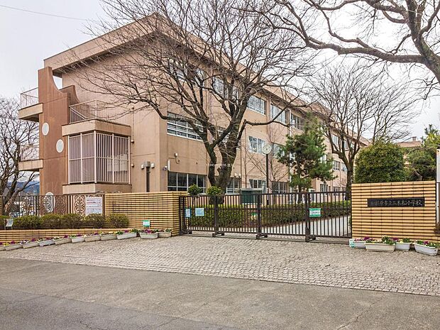 相模原市立二本松小学校まで約1045m