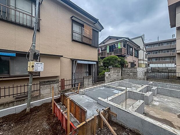 どんな暮らしが始まるのか、想像しながら待つ楽しみ。外観はまだ未完成ですが、その分、期待も高まります。