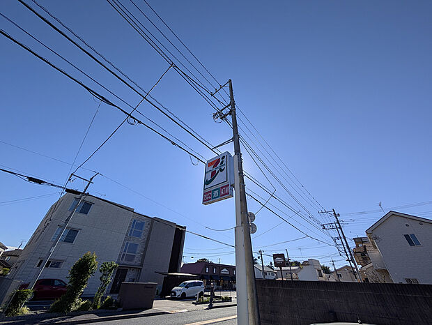 セブンイレブン小金井連雀通り店 220m