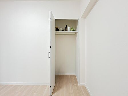 収納力の強さは1つの強みです。実際には載せきれない程多くの収納がございますので、是非一度ご内見下さいませ。