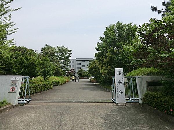 多摩市立瓜生小学校まで約674m