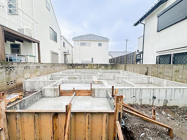 ご夫婦とお子様のいるご家庭にも使いやすい3LDK。各居室を寝室・子供部屋・書斎など、ライフスタイルに合わせて活用できます。