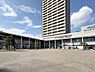 その他：開放的な駅前ロータリーに隣接。1階には多彩な専門店やクリニックが集う、利便性良好な好立地。