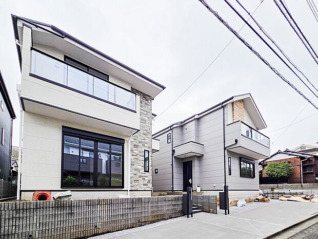 シンプルモダンな外観が魅力の建売住宅。飽きのこないデザインが特徴で、どんなインテリアにもマッチし、周辺の街並みにも自然と溶け込みます。上品な外観が、帰宅するたびにほっとする空間を演出してくれます。