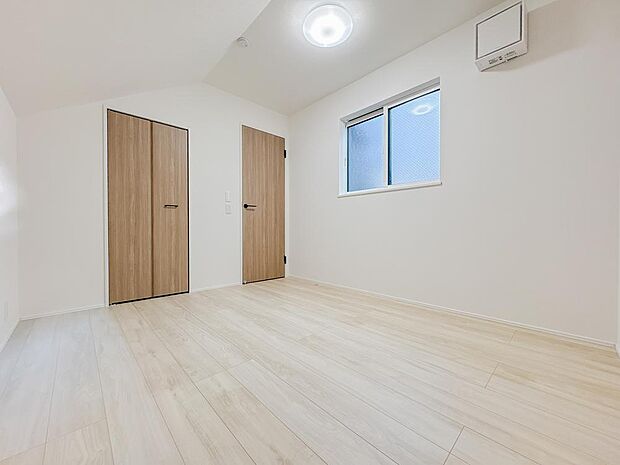 家族とのコミュニケーションを促進する拘り設計。快適な居住空間を演出し、都市型生活をより潤いある時間へ代えてくれます。