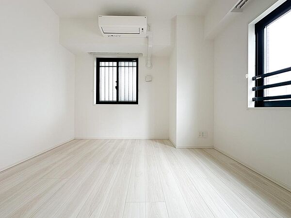 家具の配置がしやすい整形の洋室。主寝室はもちろん、お子様部屋や書斎などライフスタイルに合わせて幅広く活用できます。