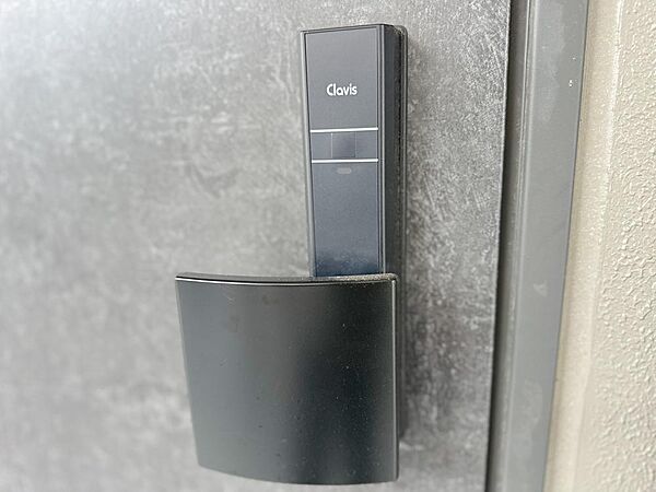スマートな電子キーを採用。鍵の開閉がスムーズで、防犯性にも優れています。毎日の外出・帰宅を快適にサポートします。