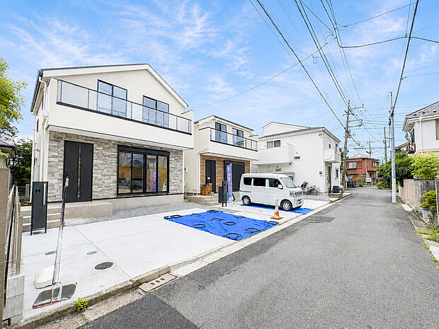 落ち着いた閑静な住宅街に位置する住まいです。静かで穏やかな環境が、毎日の生活に安らぎと快適さをもたらします。