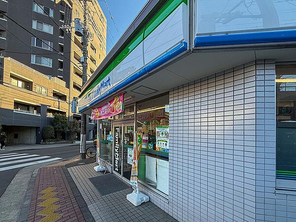 ファミリーマート国立北一丁目店まで約149m