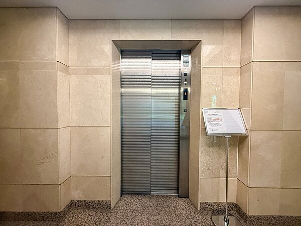 エレベーター完備。