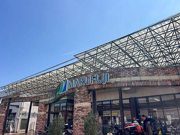 マルフジ千ヶ瀬店まで約2803m