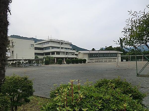 青梅市立西中学校まで約3446m