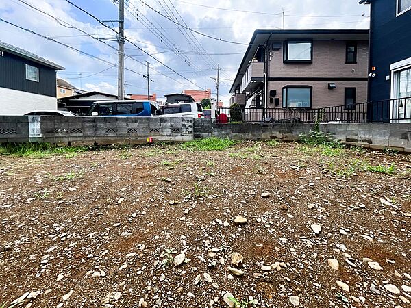 解体費用の負担がなく、予算計画も立てやすい綺麗な更地引き渡し。敷地境界やブロック塀などの土台もしっかりと整えられています。
