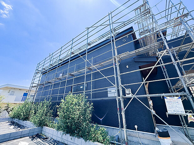 ウォークインクローゼットや床下収納など、収納スペースを豊富に確保。季節用品や日用品もすっきり整理できます。
