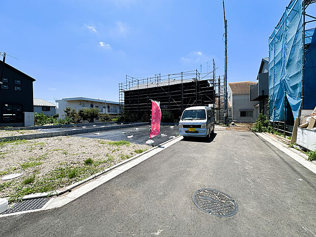 Low-E複層ガラスを採用し、断熱性能を向上。冷暖房効率にも配慮され、一年を通して快適な住環境づくりをサポートします。