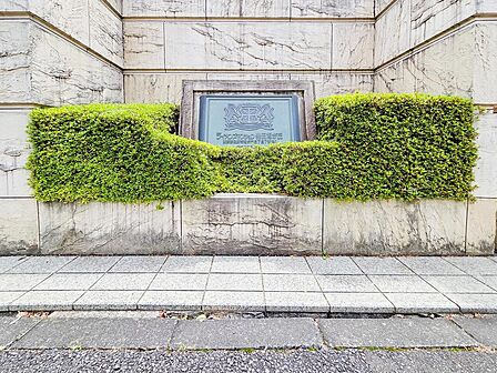規模の大きなマンションは、共用施設や緑地スペースが豊富で、毎日の生活にゆとりをもたらしてくれます。多くの住民との交流があることで、地域に根差した安心感とにぎやかな暮らしが楽しめます。