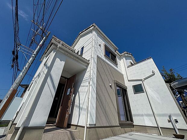 角地ならではの優れた「陽当り」「風通し」「開放感」は今すぐ現地でご確認いただけます。本日すぐのご案内も可能ですので、ぜひお気軽にお問い合わせください。