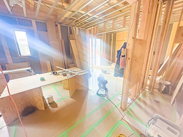 住まいには気付きがあり、住まうごとに様々な角度から違う顔を見せてくれます。新生活は小さな発見の連続です。2026/7/19撮影