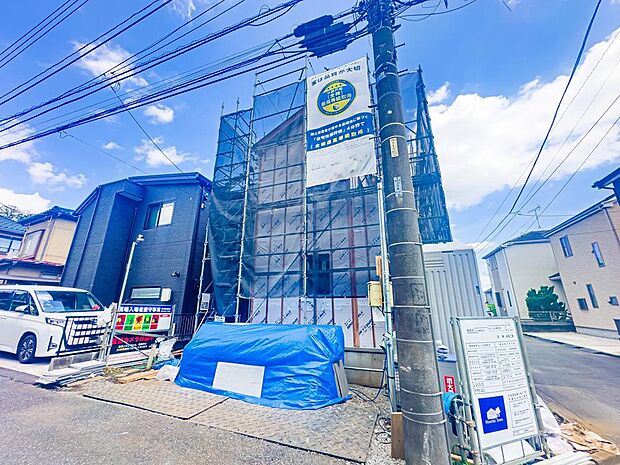 カースペースを2台分ご用意しております(車種による)。お仕事用とプライベート用を使い分けることができます。2026/7/19撮影